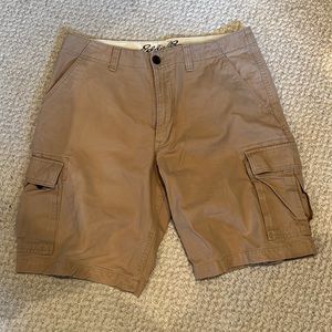 Eddie Bauer men’s khaki shorts, size 33